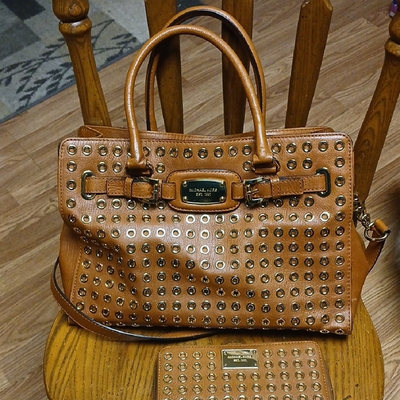 Michael Kors - Picture 1 of 12